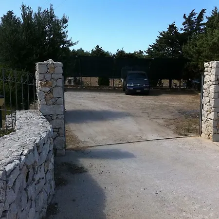 Villa Marisi Macari